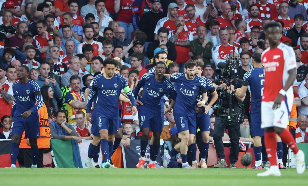 精彩，皇马女足前锋琳达-凯塞多打入一记马拉多纳式进球（皇马女足前锋琳达-凯塞多上演马拉多纳式精彩破门）