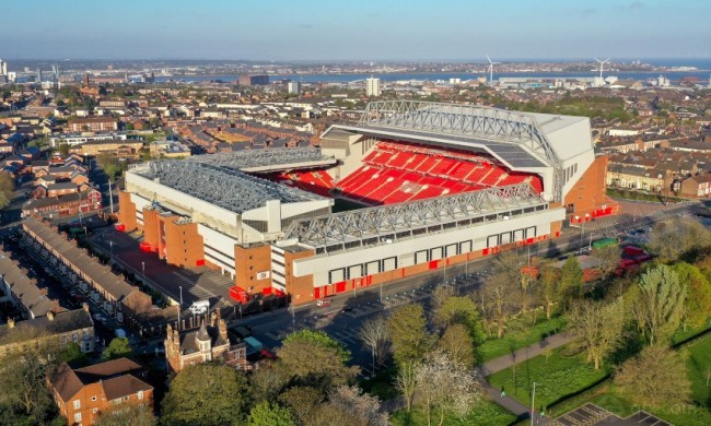 门将连续零封刷新赛季纪录（门将连场零封改写赛季纪录）