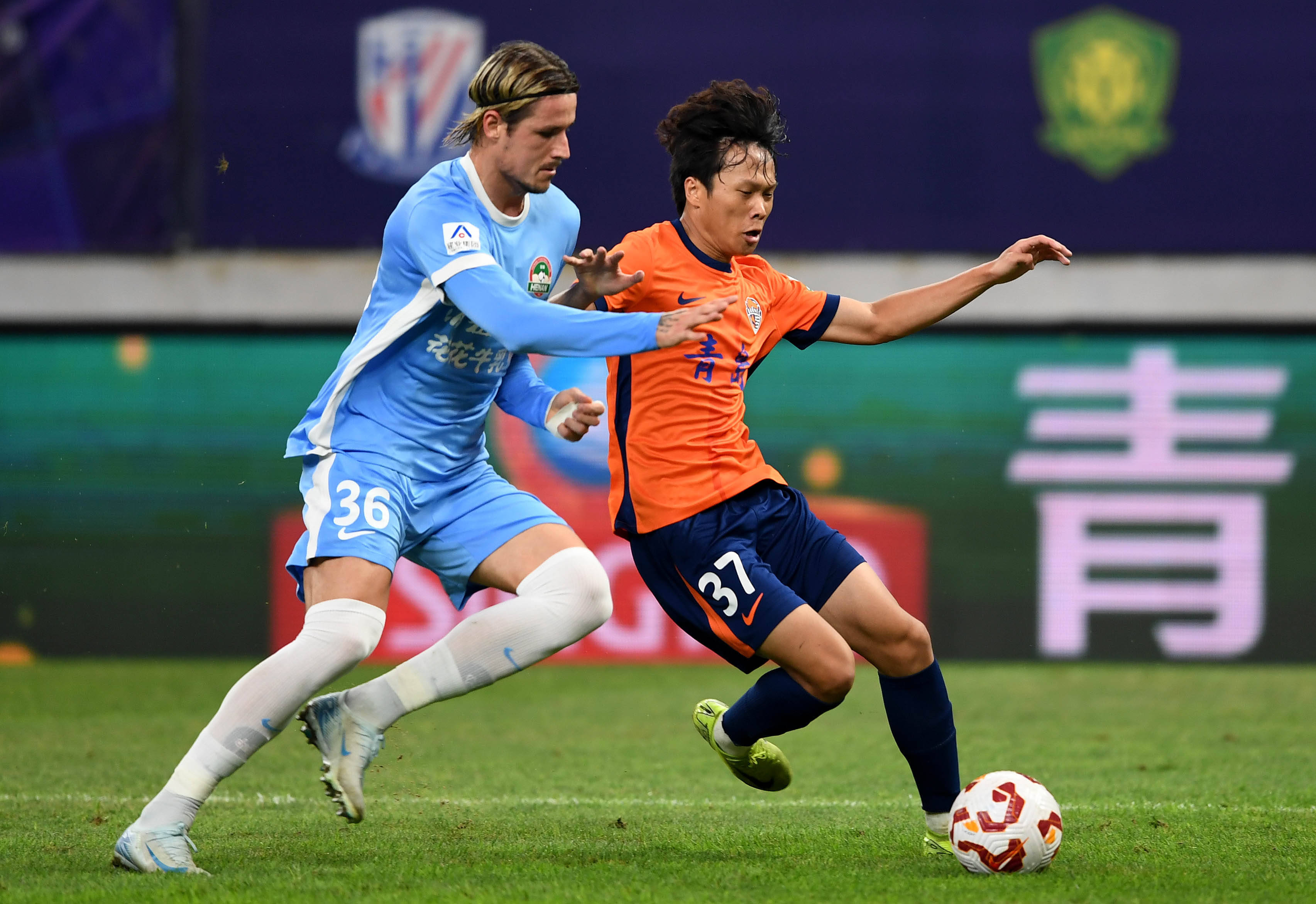 哈登今日凌晨砍下55分，50分+场次追平科比并列历史第三（哈登今晨砍下55分，50+场次追平科比，历史并列第三）