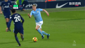 足球世界杯主题周边开售，球迷抢购（世界杯足球周边上新，球迷热购）