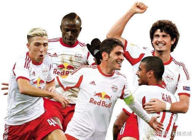 记者：前海港外援奇塔迪尼上海旅游期间专程重返俱乐部拜访（记者：奇塔迪尼来沪旅游期间专程回访海港俱乐部）