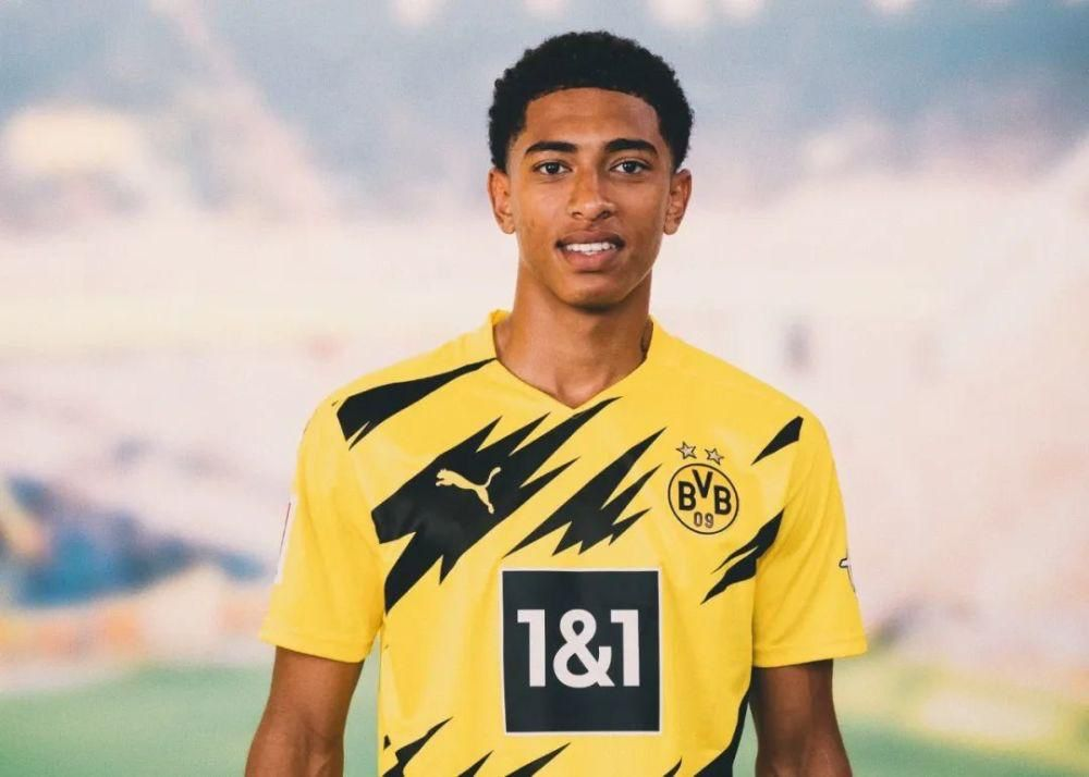 皇马战力全面评测：姆巴佩闪耀圣母大教堂，库尔图瓦再展门神风采（皇马实力全方位解析：姆巴佩点亮圣母大教堂，库尔图瓦再现门神本色）