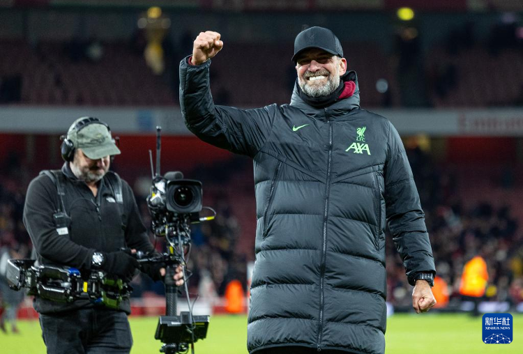 继承了谢霆锋和张柏芝的神颜！ 18岁谢振轩现身深圳滑雪场（18岁谢振轩深圳滑雪场亮相，颜值神似父母谢霆锋、张柏芝）