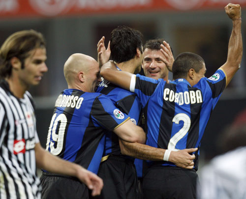 希罗半场砍20分，热火三分命中率21.1%，独行侠超5成（希罗半场20分，热火三分仅21.1%，独行侠命中率超五成）