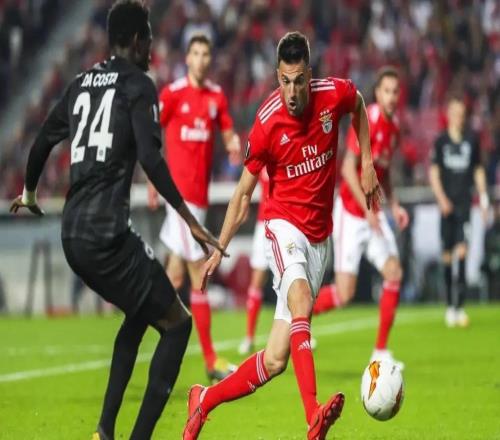 情绪不佳，吉拉西在下半场被换下时拒绝与主教练科瓦奇握手（情绪不悦，吉拉西下半场被换下时拒绝与主帅科瓦奇握手）