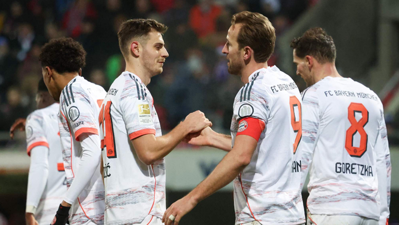 你故意的吧？范戴克防守传中时高举右手导致手球送点（范戴克防守传中时高举右手手球，被判点球）