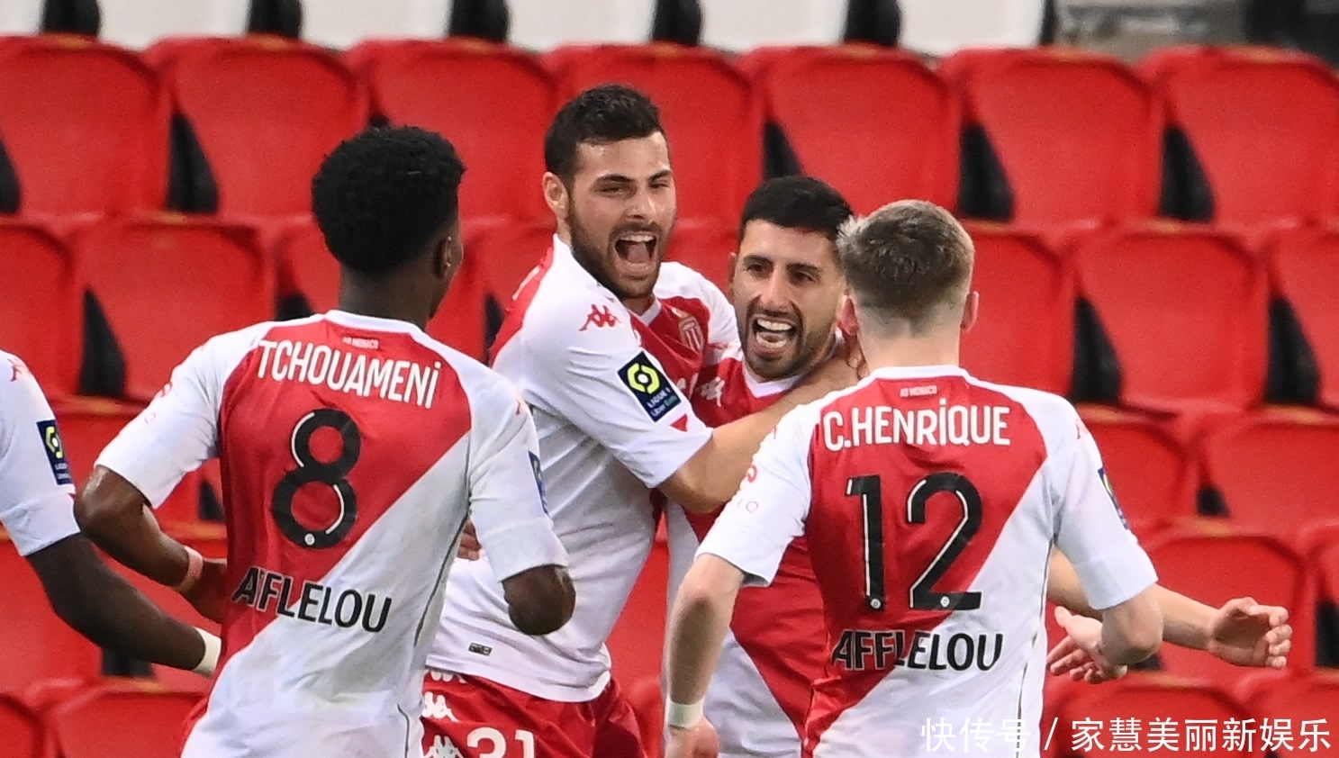 孔蒂：我们的中场只剩洛博特卡和小麦，希望不会再有人受伤（孔蒂：中场仅剩洛博特卡与小麦，盼再无伤员）